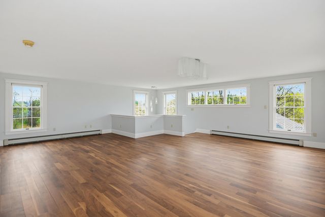 2 North Road, East Kingston, NH 03827
