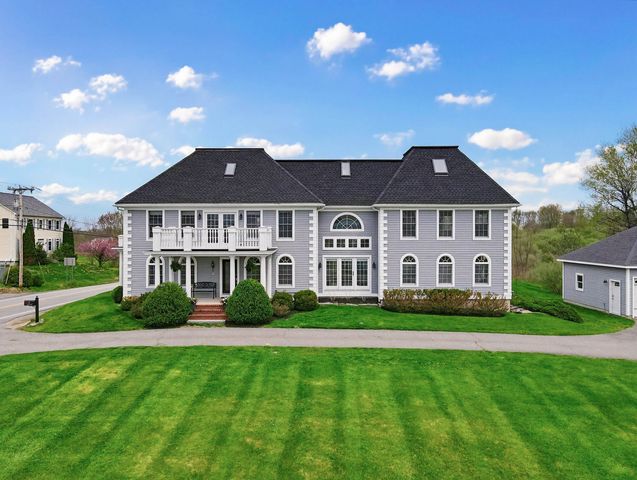 2 North Road, East Kingston, NH 03827