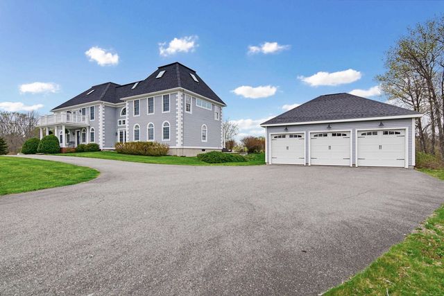 2 North Road, East Kingston, NH 03827