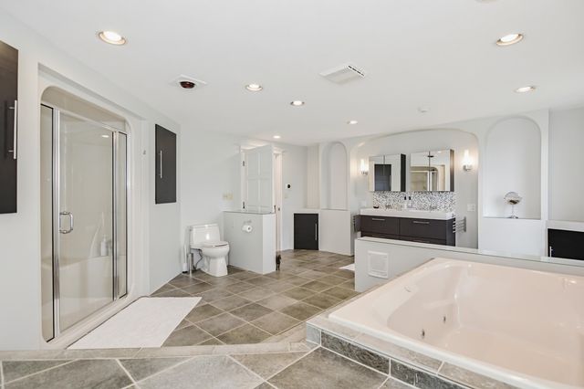 2 North Road, East Kingston, NH 03827