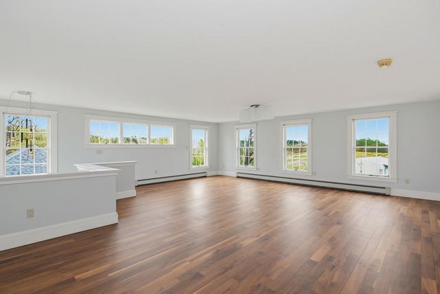 2 North Road, East Kingston, NH 03827