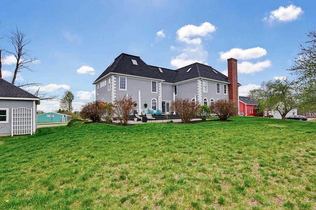 2 North Road, East Kingston, NH 03827