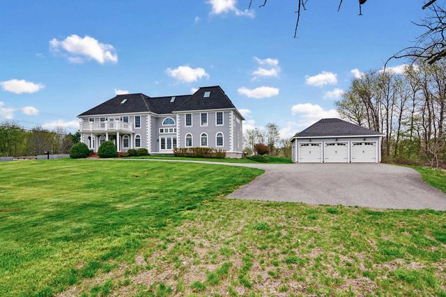 2 North Road, East Kingston, NH 03827