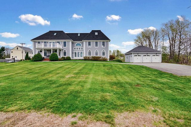 2 North Road, East Kingston, NH 03827