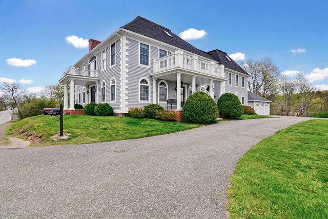 2 North Road, East Kingston, NH 03827
