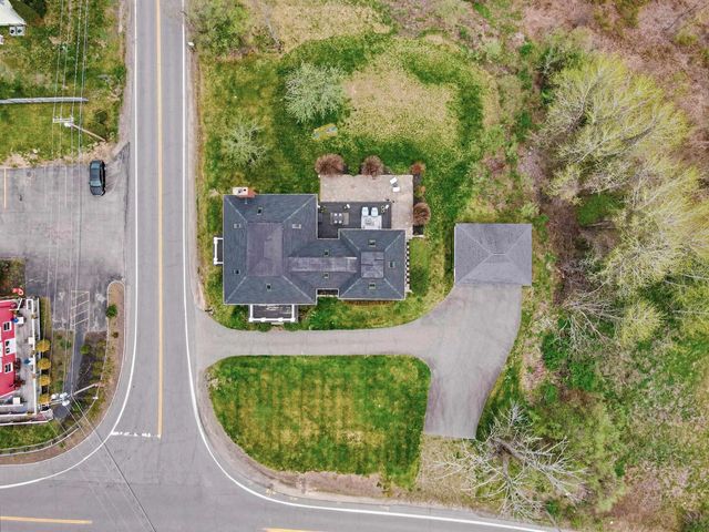 2 North Road, East Kingston, NH 03827