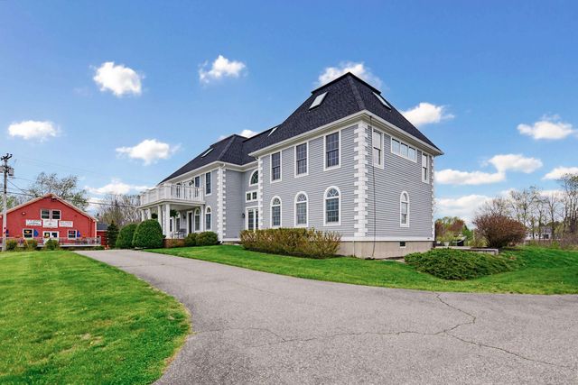 2 North Road, East Kingston, NH 03827