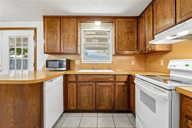 8404 S Brookline Avenue, Oklahoma City, OK 73159