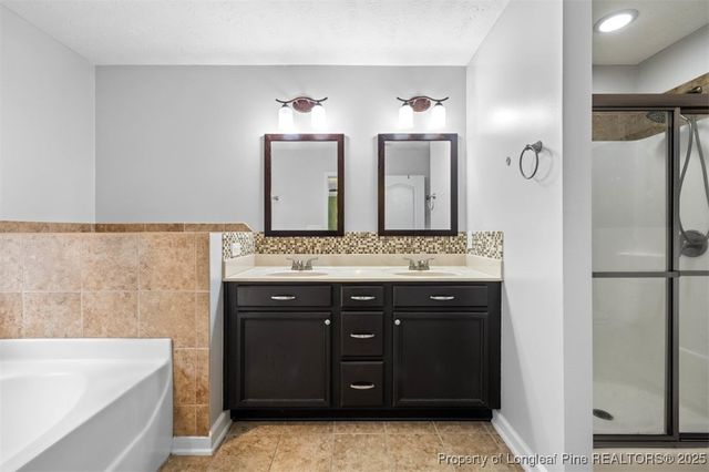 161 Bayleaf Drive, Raeford, NC 28376