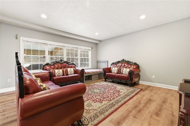 5016 Grove Ct, Jefferson Hills, PA 15025