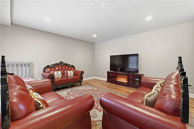 5016 Grove Ct, Jefferson Hills, PA 15025