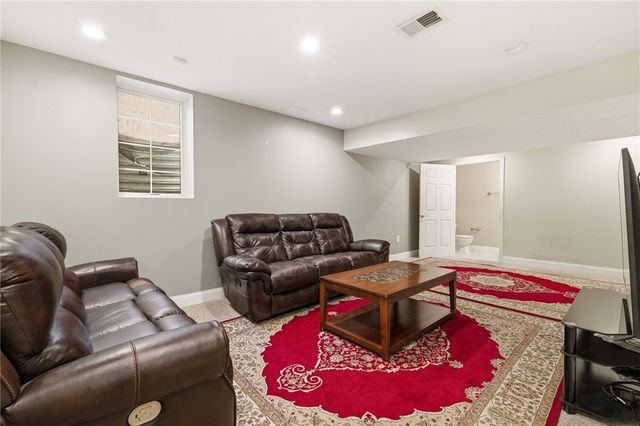 5016 Grove Ct, Jefferson Hills, PA 15025