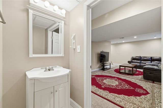 5016 Grove Ct, Jefferson Hills, PA 15025