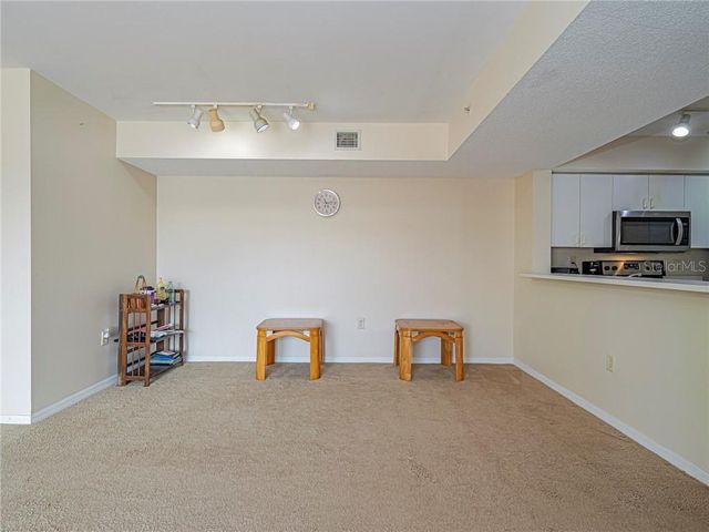 1640 N 42ND CIRCLE 206, Vero Beach, FL 32967