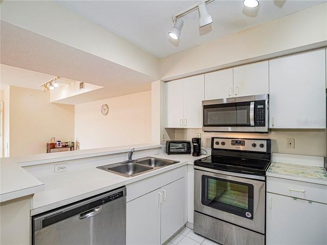 1640 N 42ND CIRCLE 206, Vero Beach, FL 32967