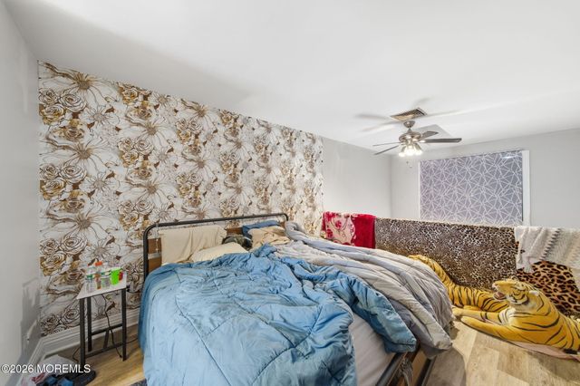 53 Queens Way, Englishtown, NJ 07726