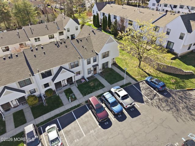 53 Queens Way, Englishtown, NJ 07726