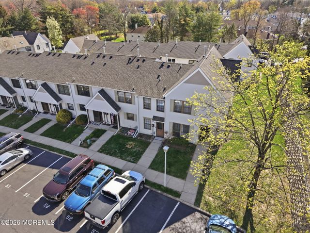 53 Queens Way, Englishtown, NJ 07726