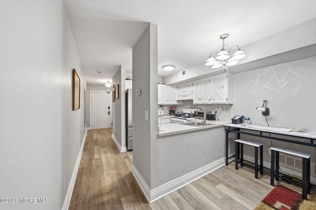 53 Queens Way, Englishtown, NJ 07726