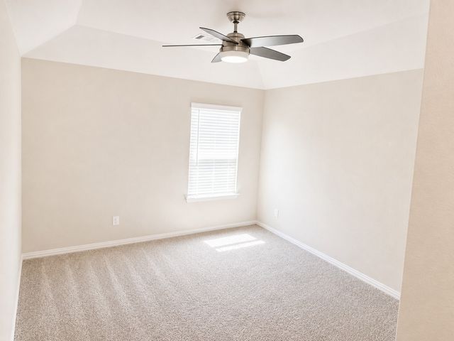 136 Bowling Green Avenue, Red Oak, TX 75154