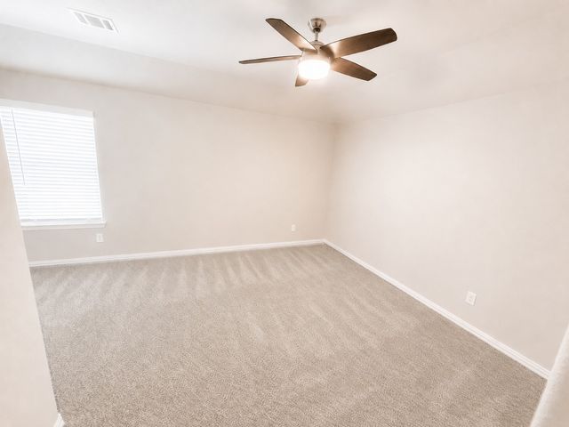 136 Bowling Green Avenue, Red Oak, TX 75154