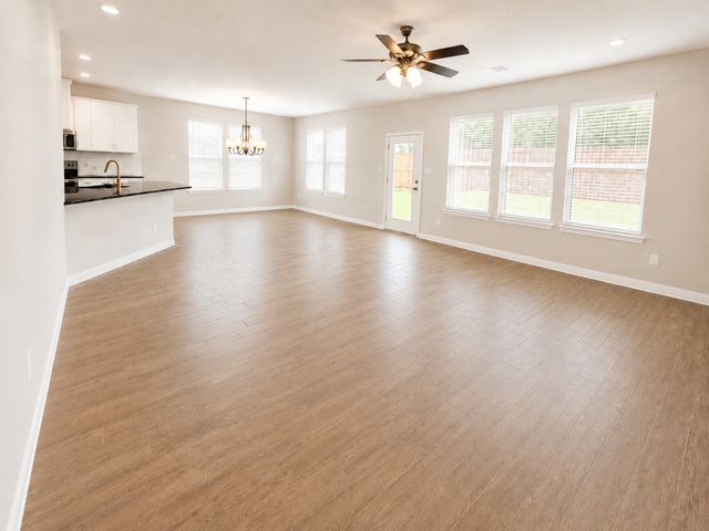 136 Bowling Green Avenue, Red Oak, TX 75154
