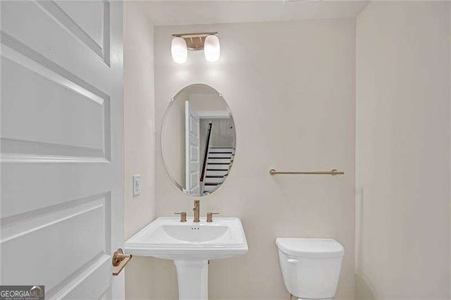 860 Stonehill Lane, Atlanta, GA 30324