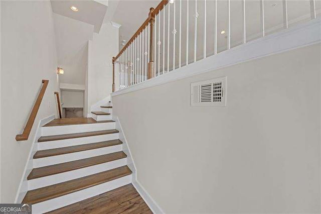 860 Stonehill Lane, Atlanta, GA 30324