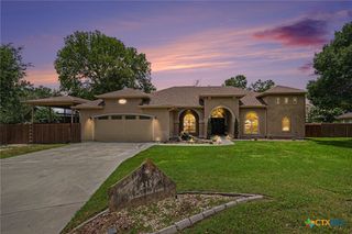 233 Meadowlark Lane, Mcqueeney, TX 78123