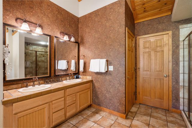 238 Oakridge Road, Branson, MO 65616