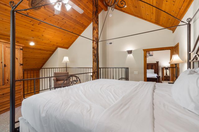 238 Oakridge Road, Branson, MO 65616