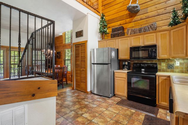 238 Oakridge Road, Branson, MO 65616