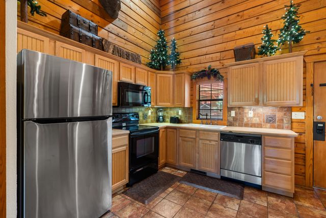 238 Oakridge Road, Branson, MO 65616