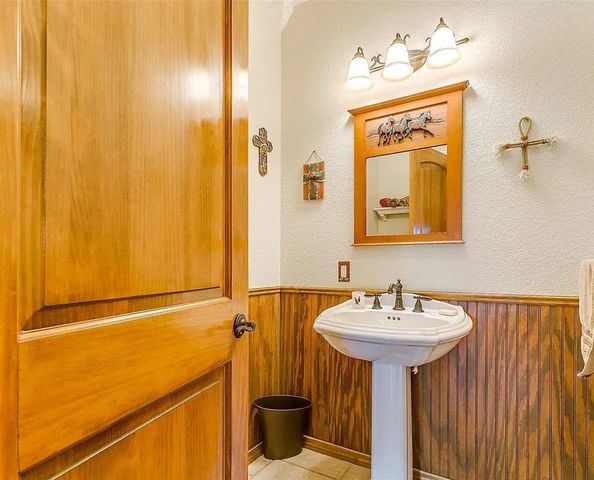 499 Ford Road, Bowie, TX 76230