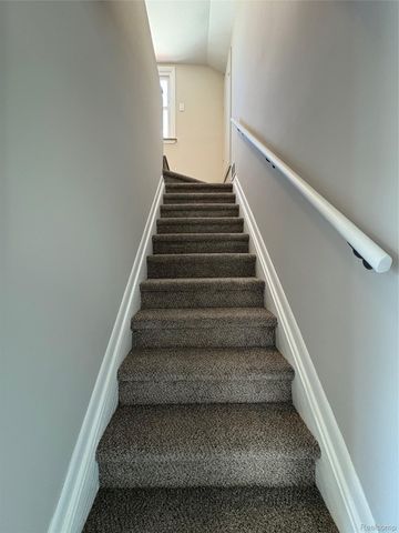 164 W Browning Avenue, Hazel Park, MI 48030