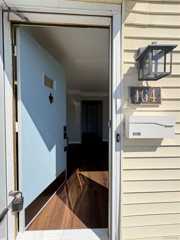 164 W Browning Avenue, Hazel Park, MI 48030