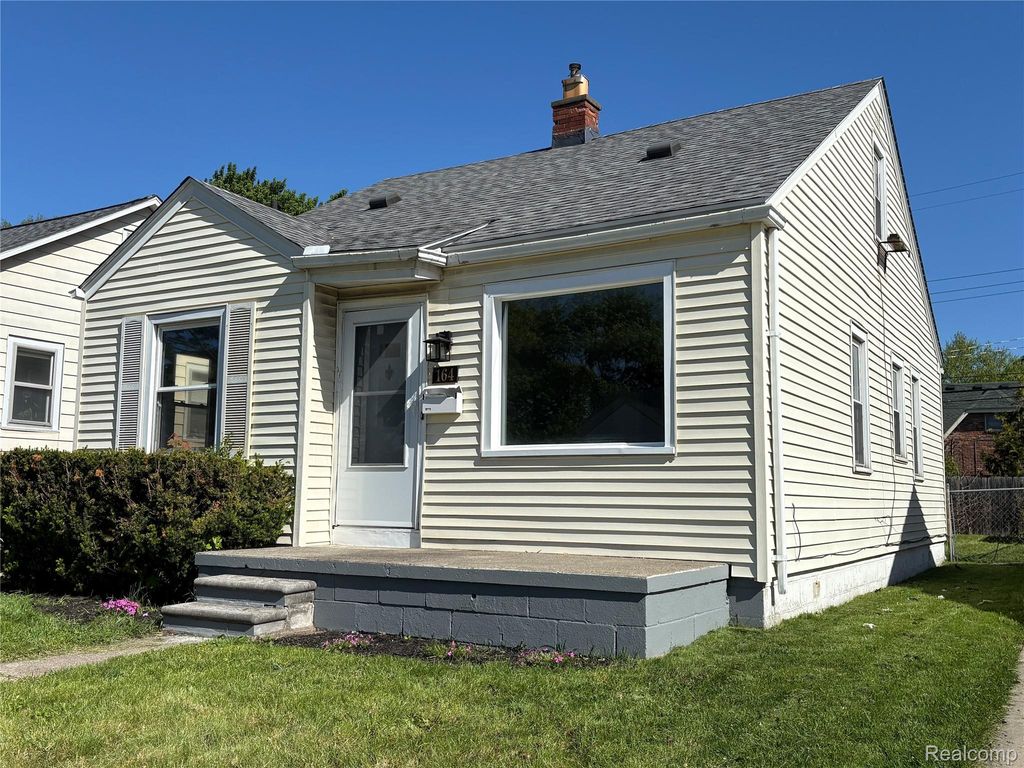 164 W Browning Avenue, Hazel Park, MI 48030