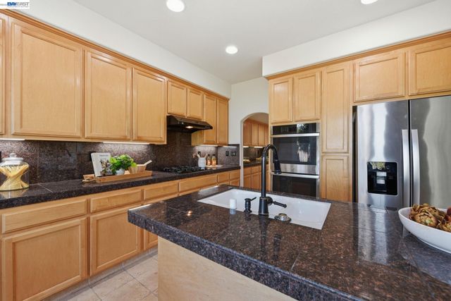 19475 Buren Pl, Castro Valley, CA 94552