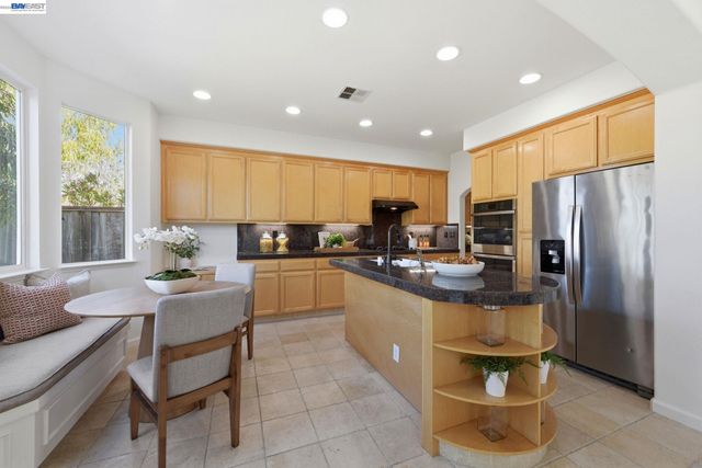 19475 Buren Pl, Castro Valley, CA 94552