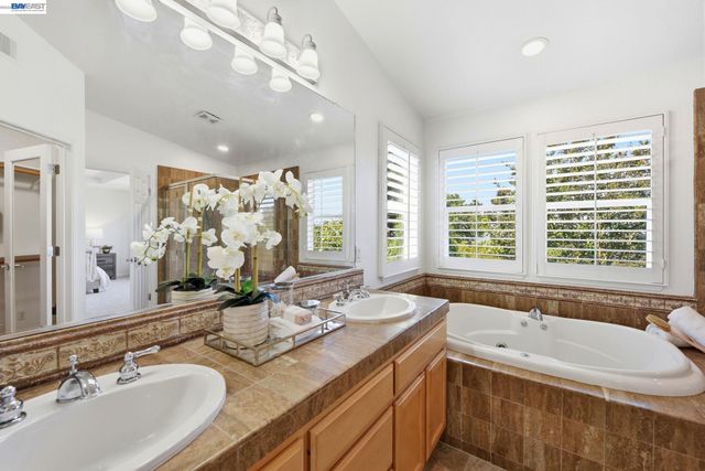 19475 Buren Pl, Castro Valley, CA 94552