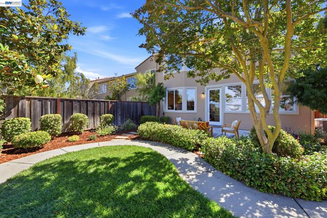 19475 Buren Pl, Castro Valley, CA 94552