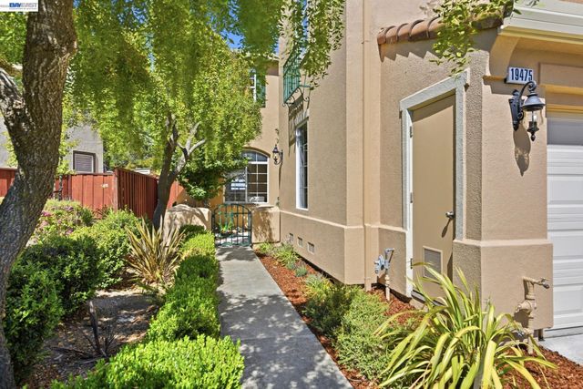 19475 Buren Pl, Castro Valley, CA 94552