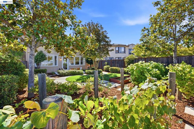 19475 Buren Pl, Castro Valley, CA 94552