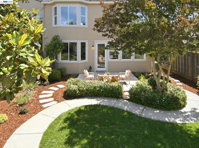19475 Buren Pl, Castro Valley, CA 94552