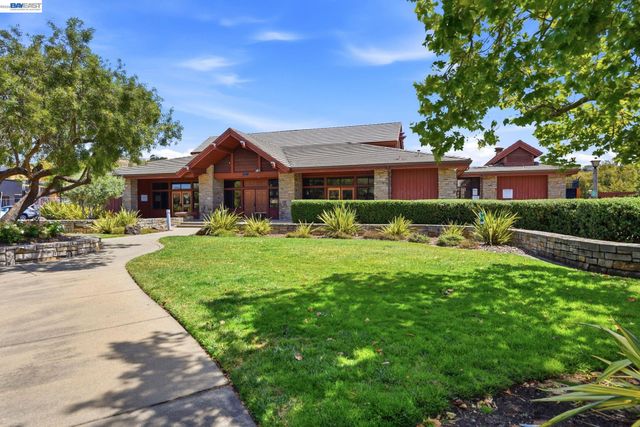 19475 Buren Pl, Castro Valley, CA 94552