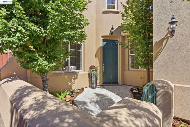 19475 Buren Pl, Castro Valley, CA 94552