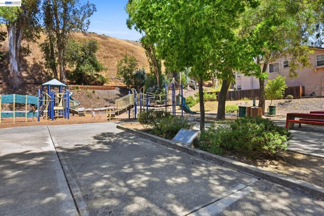 19475 Buren Pl, Castro Valley, CA 94552