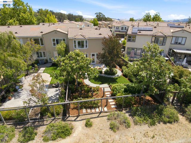 19475 Buren Pl, Castro Valley, CA 94552
