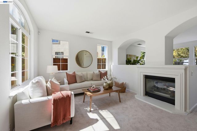 19475 Buren Pl, Castro Valley, CA 94552
