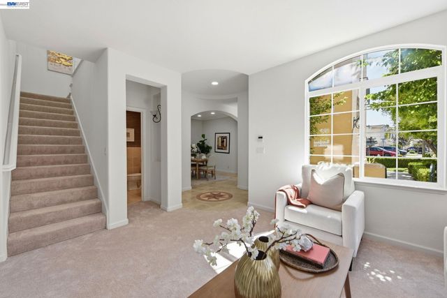 19475 Buren Pl, Castro Valley, CA 94552